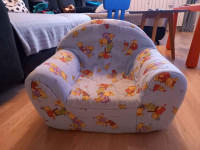 Fotelja za bebe s perivom navlakom