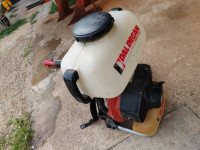 Motorna leđna prskalica/atomizer, odlična, 2000kn.