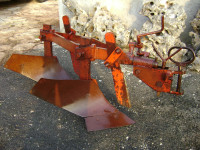 Plug dvobrazni za TOMO VINKOVIĆ stari tip u BENKOVCU