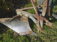 Prodajem jednobrazni plug 16 coli