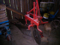 Prodajem plug IMT 755