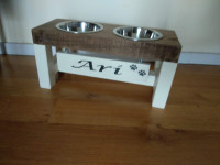 Rustikalna hranilica za srednje pse