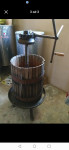 Inox bačva za vino 300l i preša za grožđe