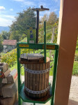 Preša za grožđe 80L