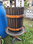 Preša za grožđe, voće 60l