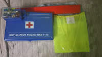 AUTO OPREMA SET(prva pomoć,trokut,prsluk,žarulje)