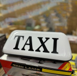 Krovna magnetna oznaka "TAXI" – bijela