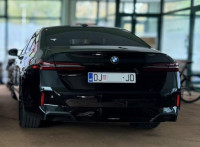 Nevidljivi nosač tablica (bez okvira)