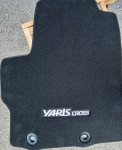 Yaris Cross tekstilni tepisi novi