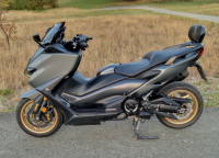 YAMAHA T-MAX 560