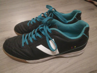 Tenisice crne kožne br. 39 i br. 40, očuvane, 10 eura, Zg