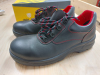 Zastitne radne cipele,niske. Broj 44. NOVO