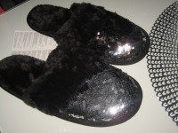 NOVE CRNE PAPUČE S LJUSKICAMA VEL. 38/39