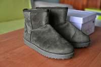 Ženske čizme zimske gležnjače br. 40 nove
