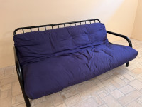 Kauč-krevet na razvlačenje – metalni okvir, plavi madrac