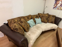 Kauč sa stolićem !