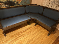 Kutna klupa za sjedenje