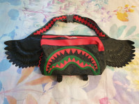 Sprayground torbica-ruksak s krilima