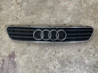 Audi A4 prednja maska haube
