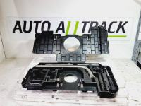 Audi a5 8t set alata u prtljažniku ključ za kotače 8T8813685