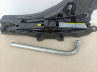 DIZALICA ZA AUTO VW GOLF 7