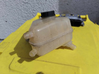 Ford Fiesta Mk7  posuda za antifriz