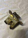 Kadett Corsa Vectra brava poklopca prtljažnika 90197158 OPEL