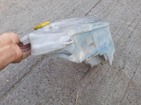 posuda tekucine za stakla mazda 6 2003g.