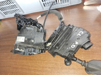 Renault clio 4. Prednja desna brava. 805024563R. 805004945R