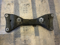 serija 1 2 3 4 f20 f30 f31 f32 nosač mjenjača BMW 6860777