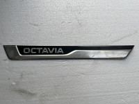 Škoda Octavia IV ukrasna letvica praga 5E3853814