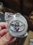 Toyota čepovi za felge 57 mm 'hrapava' podloga