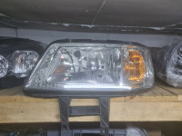 Vw transporter t5. 2007god. Prednji lijevi far