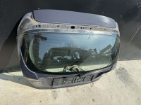 ZADNJA HAUBA FORD FIESTA 2012g