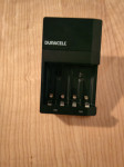 Duracell punjač AA i AAA baterija