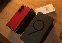 Asus Zenfone 9, crveni