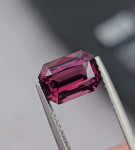 Spinel poludragi kamen 2.48ct