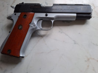 Lovački pištolj Llama 9mm