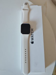 Apple Watch SE 3 GPS 40mm Starlight Aluminium Case with Starlight Spor