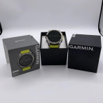 Sat Garmin Fenix 8 Sapphire Solar 51mm Yellow/Graphite NOVO