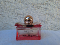 Ferragamo Signorina in Fiore ženski parfem i Zarkoperfume Molecule