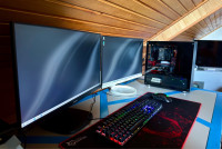Gaming PC + 2 Monitora + Komplet Periferija – Cijeli Setup, Top Stanje