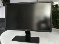 Monitor + računalo + tipkovnica