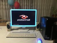 PC Packardbell + Monitor Philips 22"bijeli + periferija,komplet super