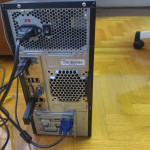 Stolno računalo Asus s dodacima