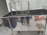 Stol (korito) za otklapanje saća logar