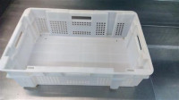 Plastični bijeli sanduci za prijevoz mesa peradi korišteni 40x60x18cm