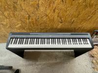 Yamaha klavijatura - stalak i slušalice GRATIS!