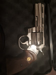 Colt Python-kao nov