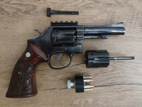 Revolver Smith&Wesson M48-3 kalibar 22